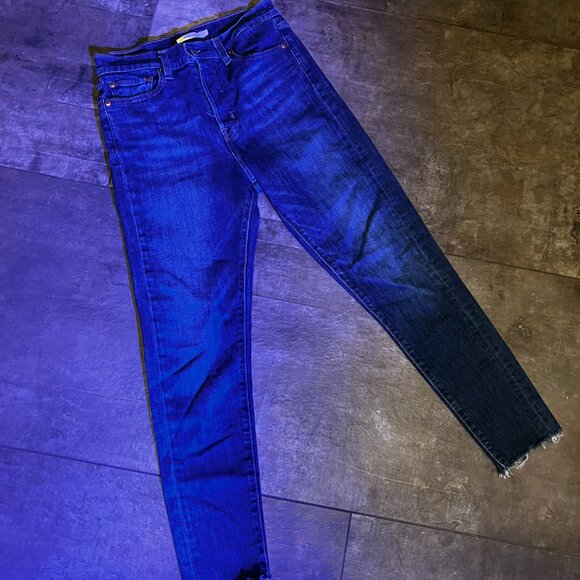 LEVI’S Wedgie Skinny - 28 - Picture 11 of 11
